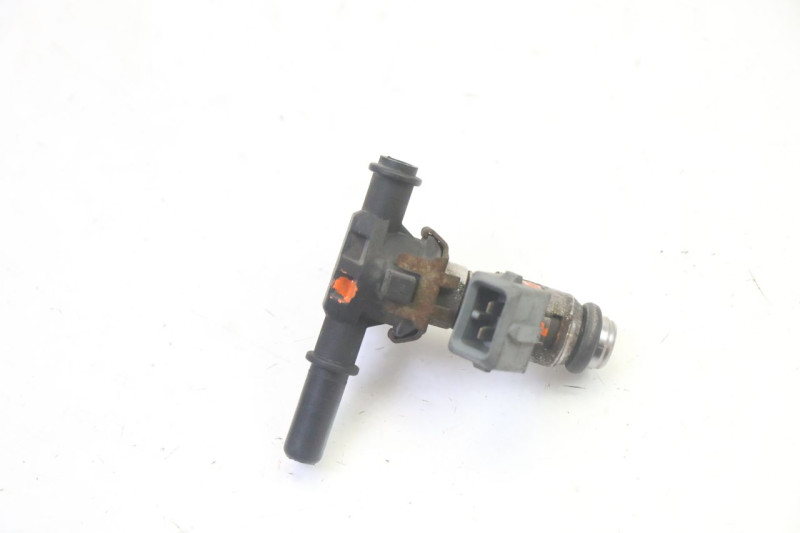 Injecteur 4 Orifices Piaggio MP3 500 LT E4 Sport Business (2016-2017) - Référence 8720235, Marque CRP