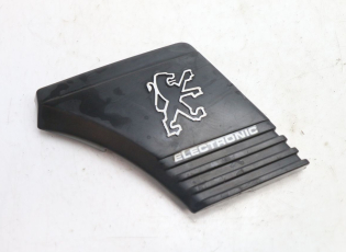 CACHE CHASSIS LATERAL DROIT
