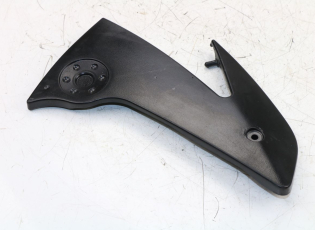 CACHE CHASSIS LATERAL DROIT