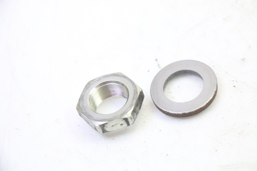 photo de ÉCROU PIGNON SORTIE BOÎTE VITESSES YAMAHA FZ6 FAZER S2 600 (2007 - 2011)