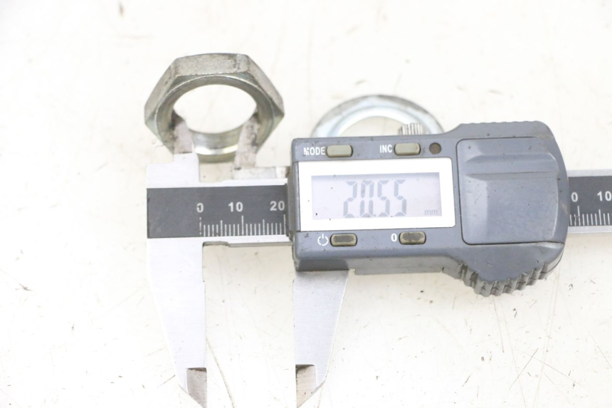 photo de ÉCROU TÉ FOURCHE SUZUKI BURGMAN 650 (2013 - 2020)