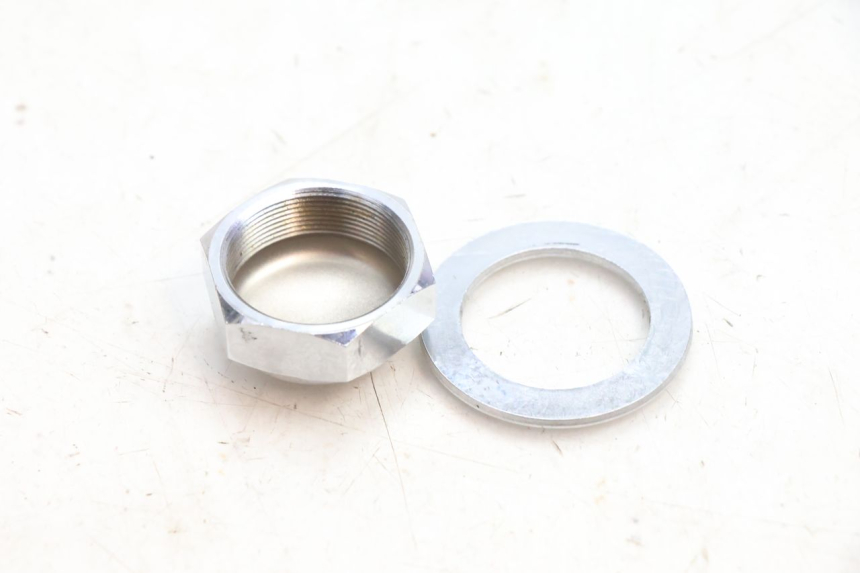 photo de ÉCROU TÉ FOURCHE YAMAHA FZ8 800 (2010 - 2016) - Zoom état d’usage