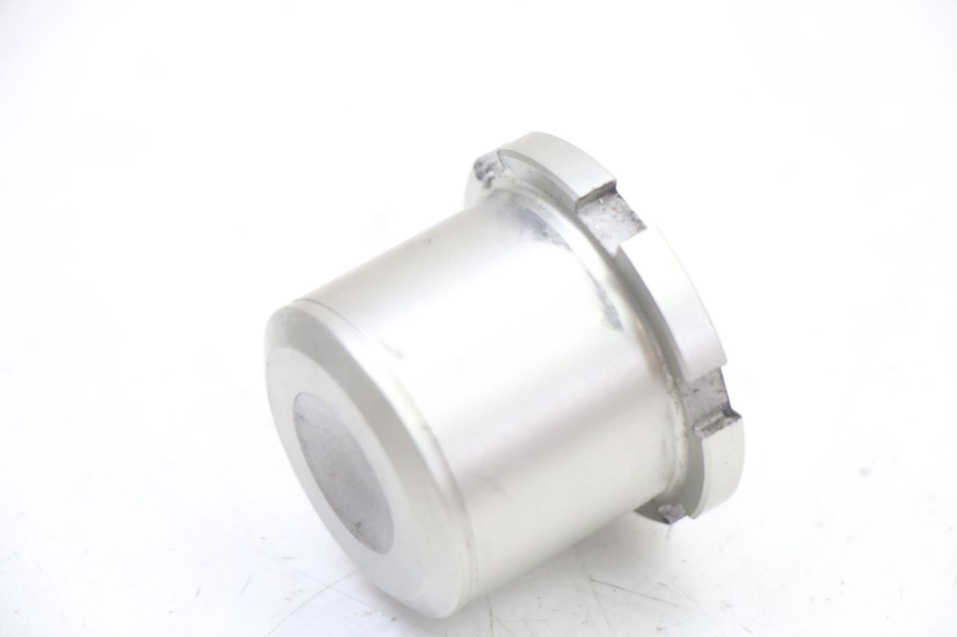 photo de ÉCROU TÉ FOURCHE YAMAHA TRACER 7 700 (2020 - 2024) - Zoom état d’usage