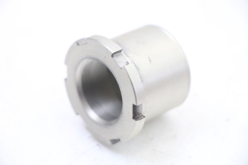 photo de ÉCROU TÉ FOURCHE YAMAHA TRACER 7 700 (2020 - 2024) - Autre angle de vue