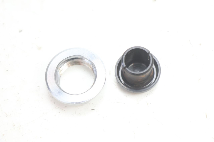 photo de ÉCROU TÉ FOURCHE HONDA VFR FI RC46 800 (1998 - 2001) - Autre angle de vue