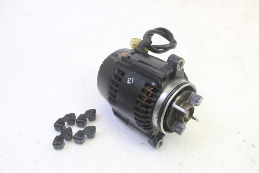 photo de ALTERNATEUR KAWASAKI GPZ RX 1000 (1986 - 1988) - Gros plan technique