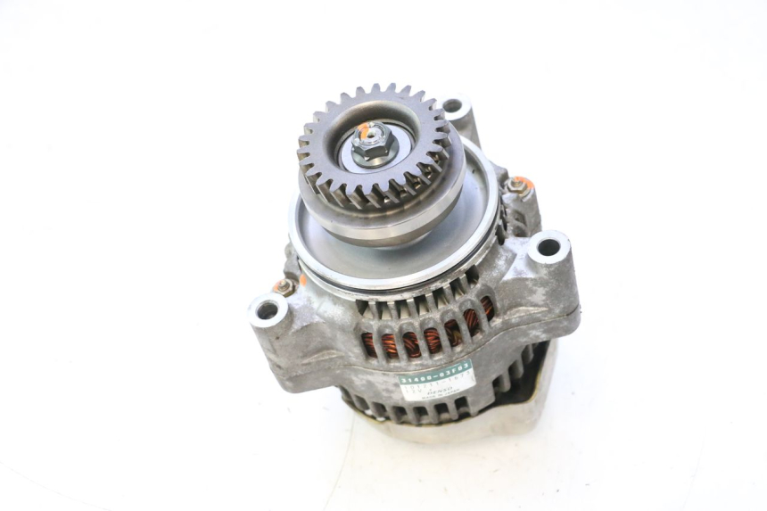 photo de ALTERNATEUR SUZUKI GSF N BANDIT 1200 (2001 - 2005) - Zoom état d’usage