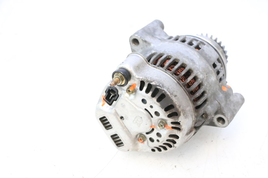 photo de ALTERNATEUR SUZUKI GSF N BANDIT 1200 (2001 - 2005) - Points de fixation