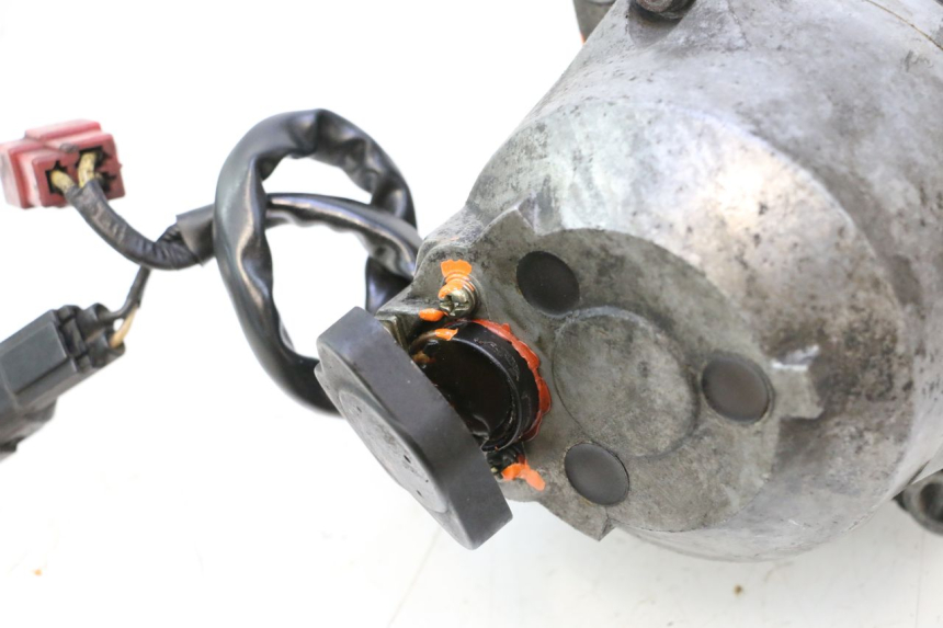 photo de ALTERNATEUR HONDA ST PAN EUROPEAN 1100 (1990 - 2002) - Autre angle de vue