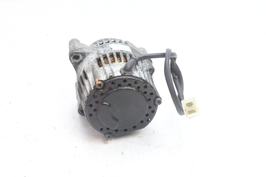photo de ALTERNATEUR YAMAHA XJR 1300 (1998 - 2002) - Gros plan technique
