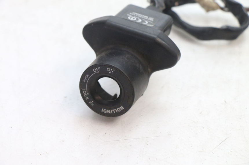photo de ANTENNE TRANSPONDEUR YAMAHA FJR 1300 (2001 - 2005) - Détail de la pièce
