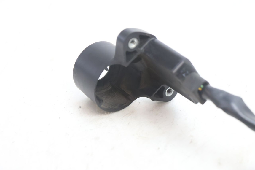 photo de ANTENNE TRANSPONDEUR YAMAHA FJR 1300 (2001 - 2005) - Gros plan technique
