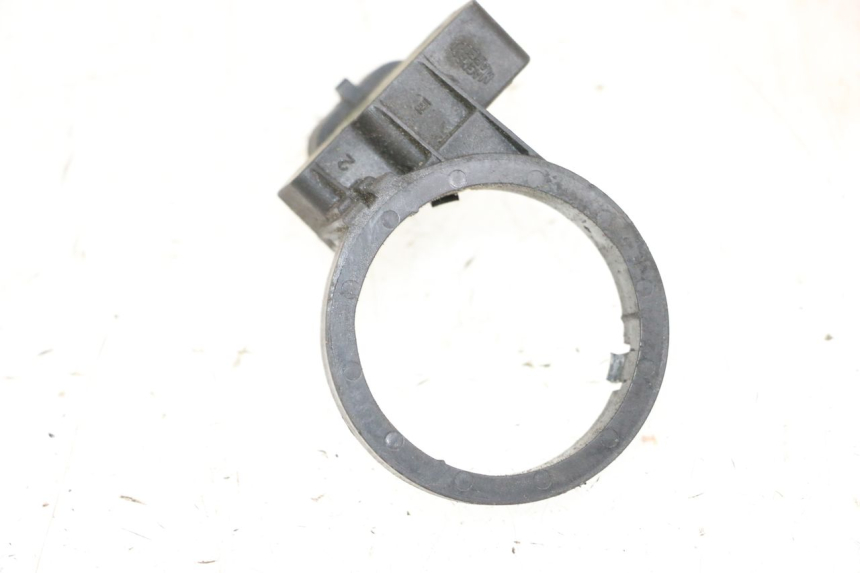 photo de ANTENNE TRANSPONDEUR PIAGGIO MP3 LT 400 (2007 - 2012) - Gros plan technique