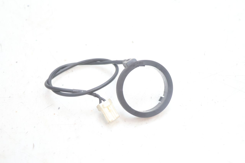 photo de ANTENNE TRANSPONDEUR PIAGGIO MP3 125 (2006 - 2014) - Détail de la pièce