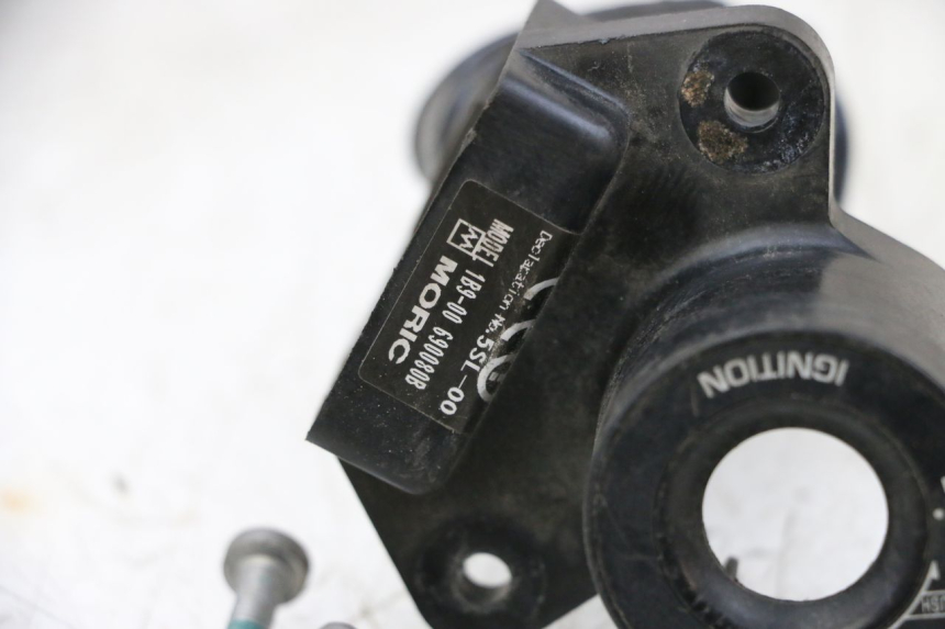 photo de ANTENNE TRANSPONDEUR YAMAHA XMAX X-MAX 125 (2006 - 2009) - Gros plan technique