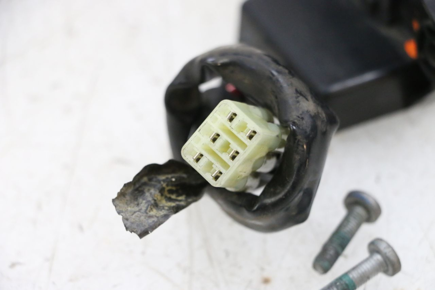 photo de ANTENNE TRANSPONDEUR YAMAHA XMAX X-MAX 125 (2006 - 2009) - Autre angle de vue