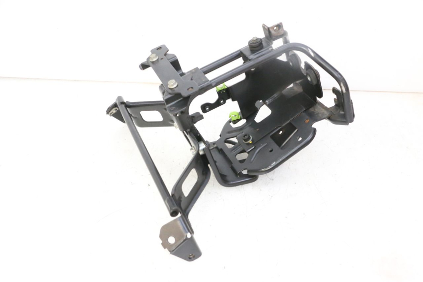 photo de ARAIGNEE FACE AVANT PEUGEOT SATELIS 125 (2013 - 2018) - Zoom état d’usage