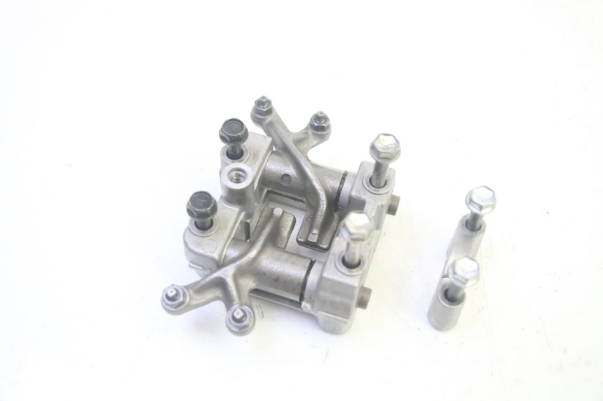 photo de ARBRE A CAMES SUZUKI BURGMAN 125 (2007 - 2014) - Points de fixation