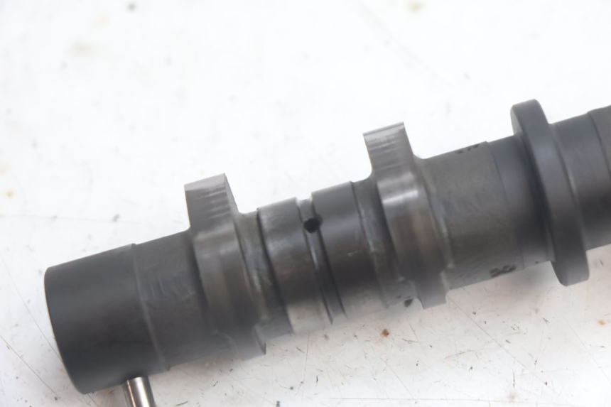 photo de ARBRE A CAMES SUZUKI BURGMAN EXECUTIVE ABS 650 (2006 - 2012) - Vue rapprochée