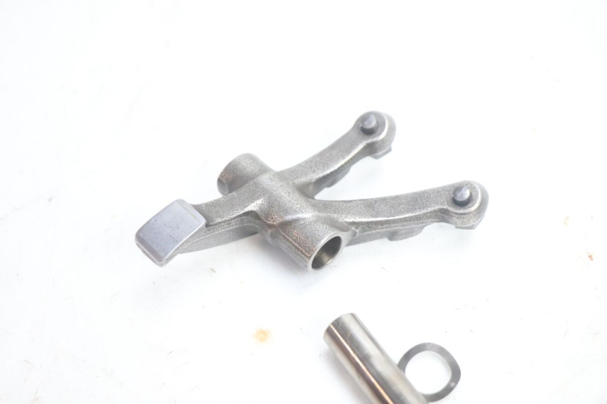 photo de ARBRE A CAMES SUZUKI DR S 600 (1985 - 1989) - Points de fixation