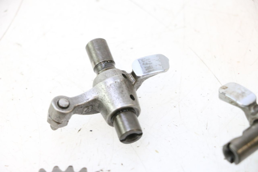 photo de ARBRE A CAMES PEUGEOT KISBEE 4T 50 (2010 - 2017) - Gros plan technique