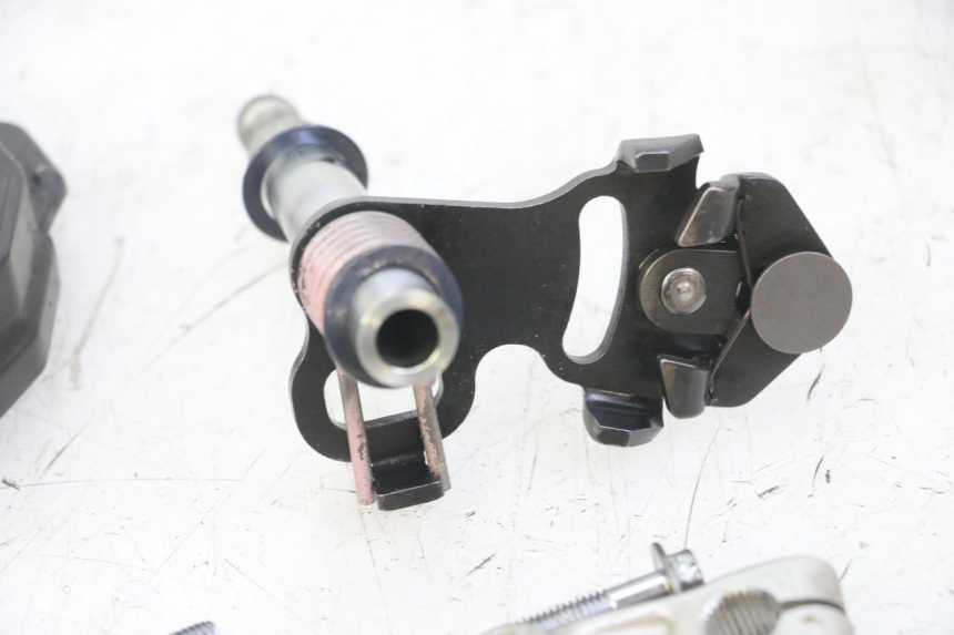 photo de ARBRE SELECTEUR HONDA CB R 1000 (2018 - 2023)