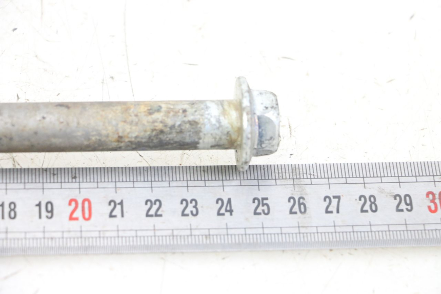 photo de Swingarm pivot bolt HYOSUNG GV AQUILA 125 (2000 - 2004) - Zoom état d’usage