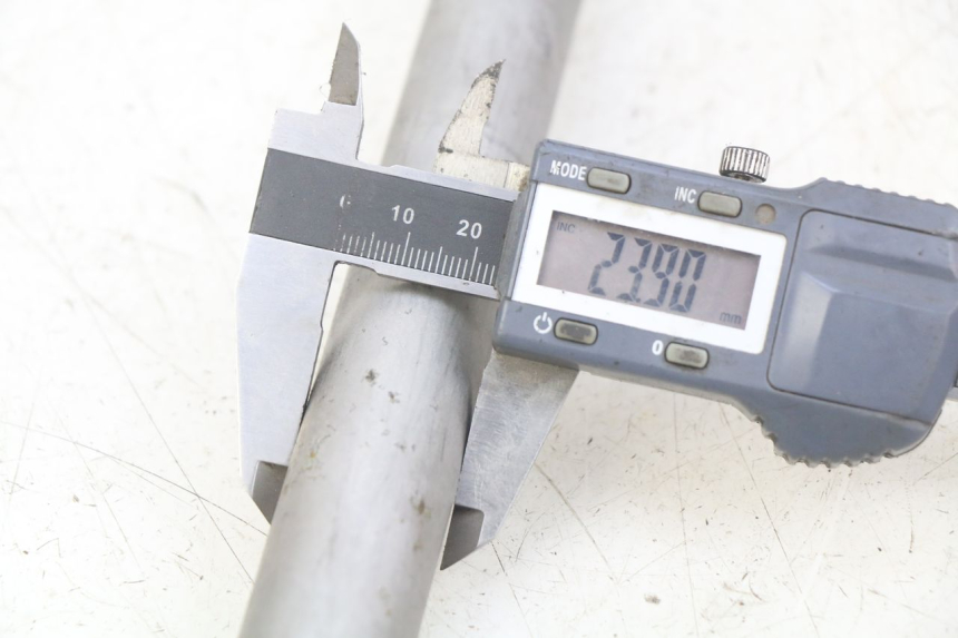 photo de AXE BRAS OSCILLANT BMW F GS K81 850 (2018 - 2023)