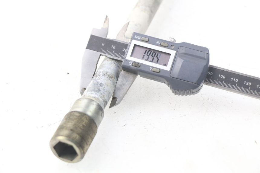 photo de AXE BRAS OSCILLANT BMW S RR ABS S1000RR 1000 (2009 - 2011)