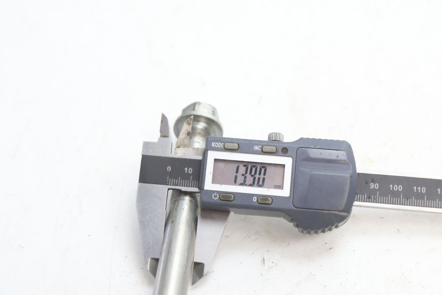 photo de AXE BRAS OSCILLANT HM HONDA DERAPAGE 50 (2007 - 2009) - Gros plan technique