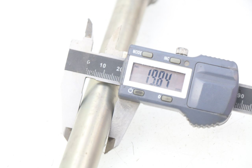 photo de AXE BRAS OSCILLANT YAMAHA FJR ABS 1300 (2016 - 2020)