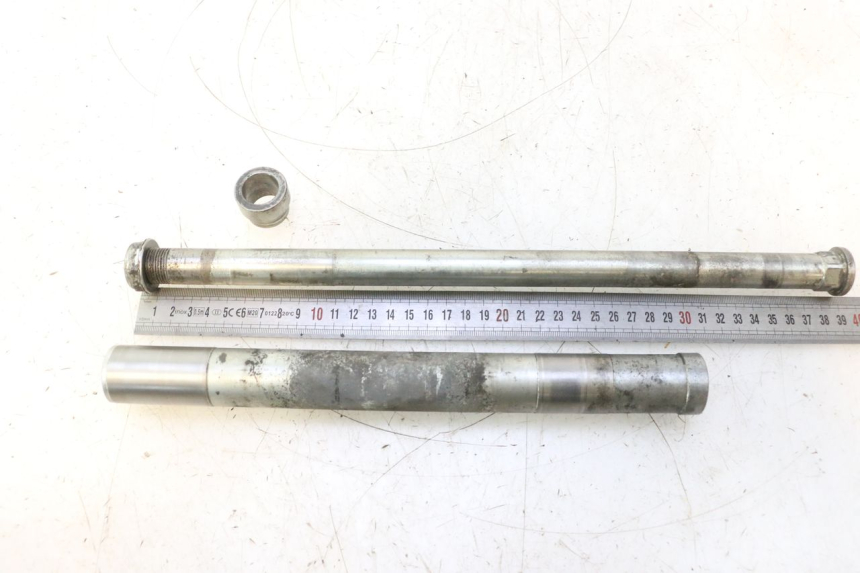 photo de AXE BRAS OSCILLANT GILERA GP 800 (2007 - 2013) - Points de fixation
