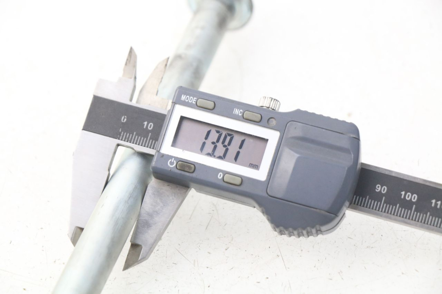 photo de AXE BRAS OSCILLANT HONDA CA REBEL 125 (1995 - 2001)
