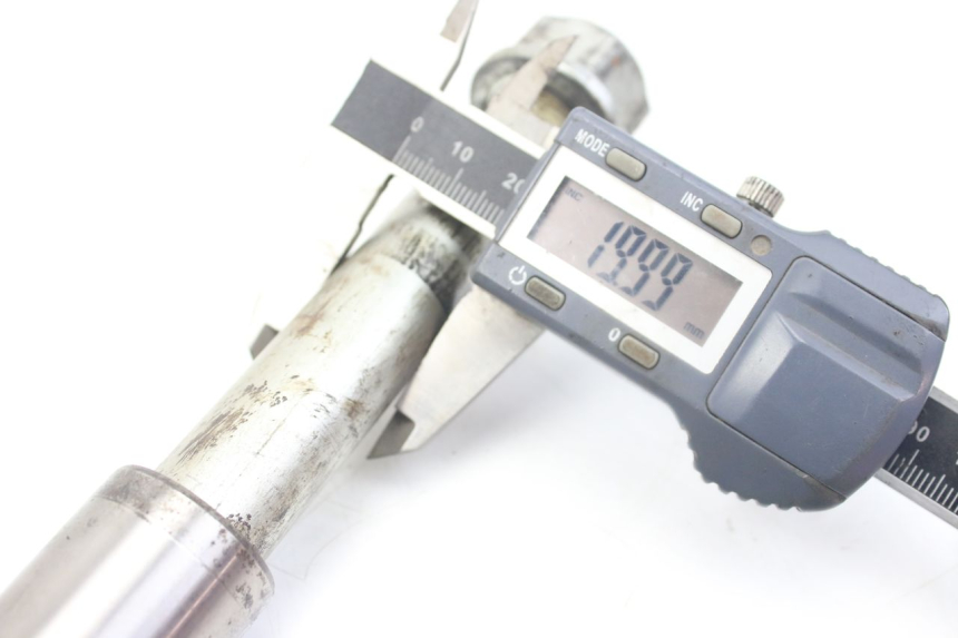 photo de AXE BRAS OSCILLANT HONDA VFR FI RC46 800 (1998 - 2001)