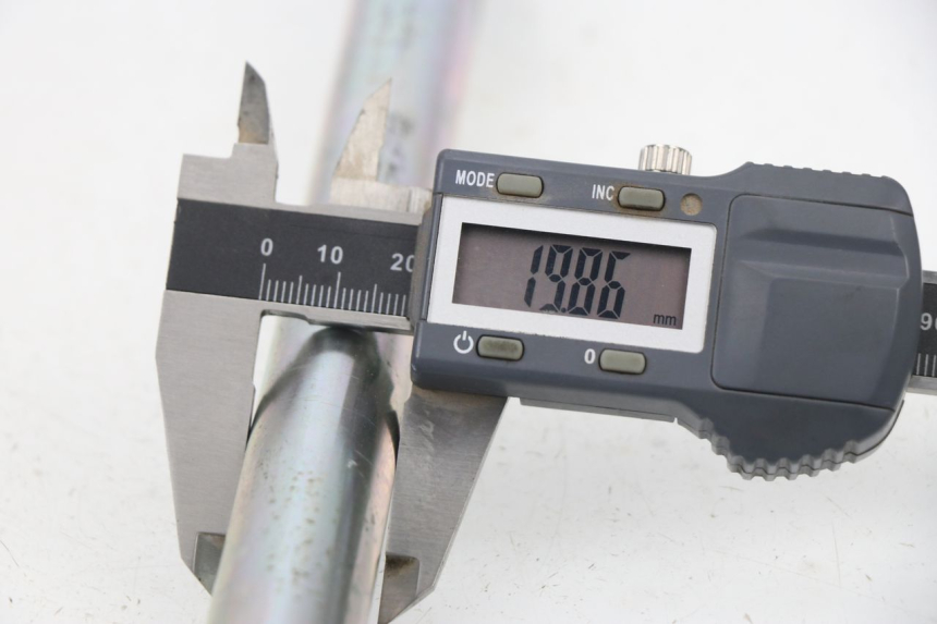 photo de AXE BRAS OSCILLANT KAWASAKI ER-6 ER6 N 650 (2012 - 2016)