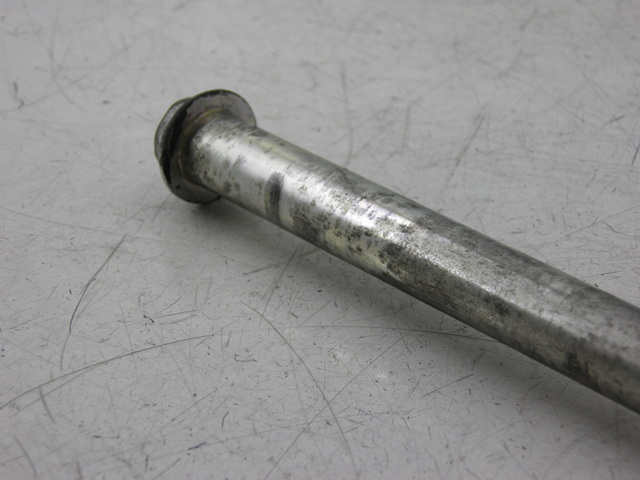 photo de AXE BRAS OSCILLANT KAWASAKI ER-6 ER6 N 650 (2005 - 2009) - Zoom état d’usage