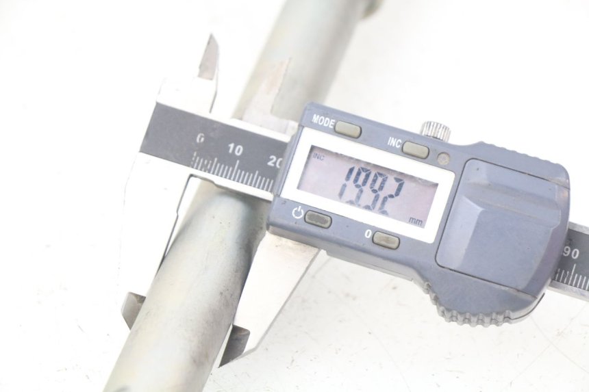 photo de AXE BRAS OSCILLANT KAWASAKI Z S 750 (2003 - 2006)