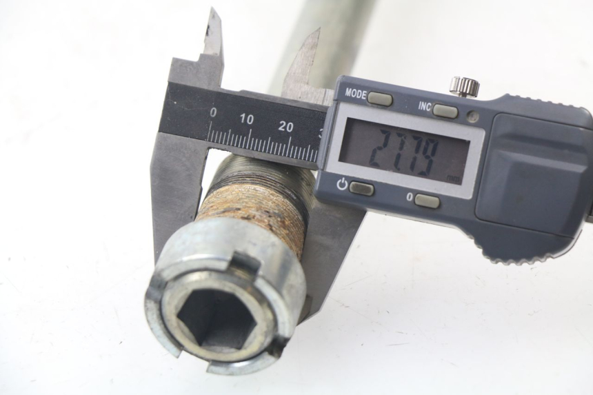 photo de AXE BRAS OSCILLANT KAWASAKI ZX-6R ZX6R 636 (2003 - 2004)