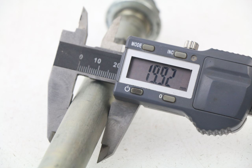 photo de AXE BRAS OSCILLANT KAWASAKI ZX-6R ZX6R 636 (2003 - 2004)