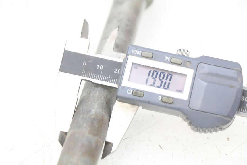 photo de AXE BRAS OSCILLANT SUZUKI SV N 650 (1999 - 2002)