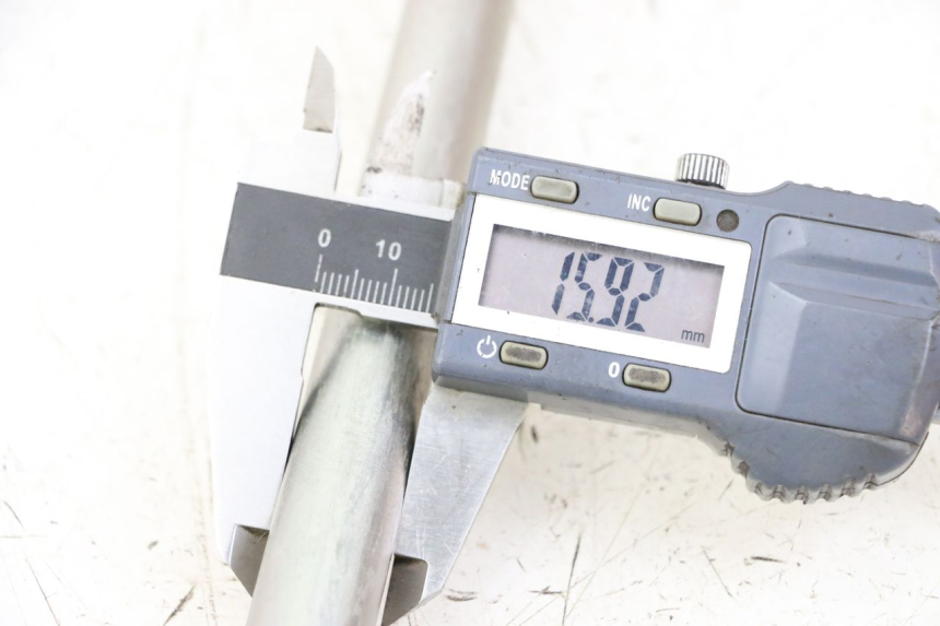 photo de AXE BRAS OSCILLANT YAMAHA TRACER 7 700 (2020 - 2024) - Détail de la pièce