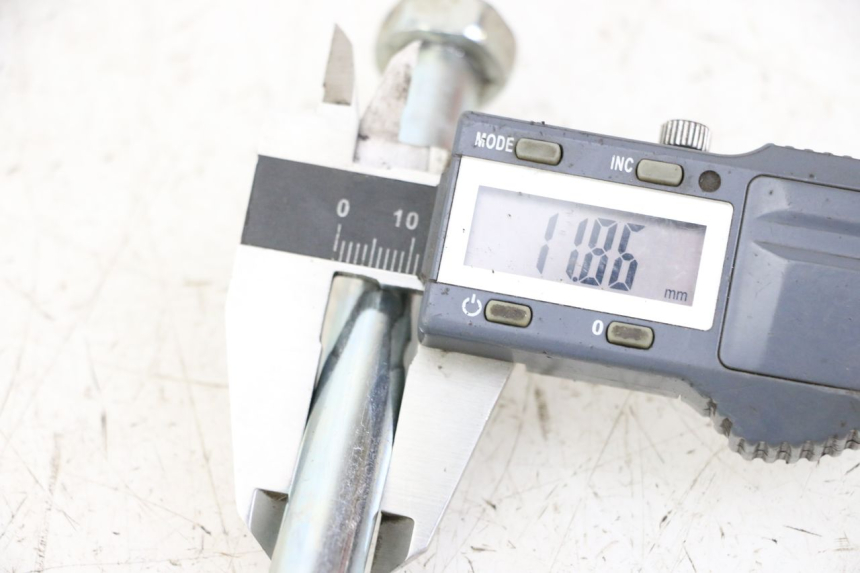 photo de AXE BRAS OSCILLANT YAMAHA TTR 125 (2000 - 2020)