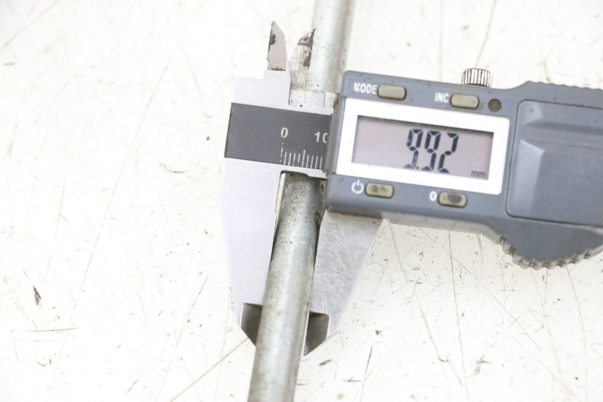 photo de AXE MOTEUR SUZUKI GSXR GSX-R 1000 (2003 - 2004) - Zoom état d’usage