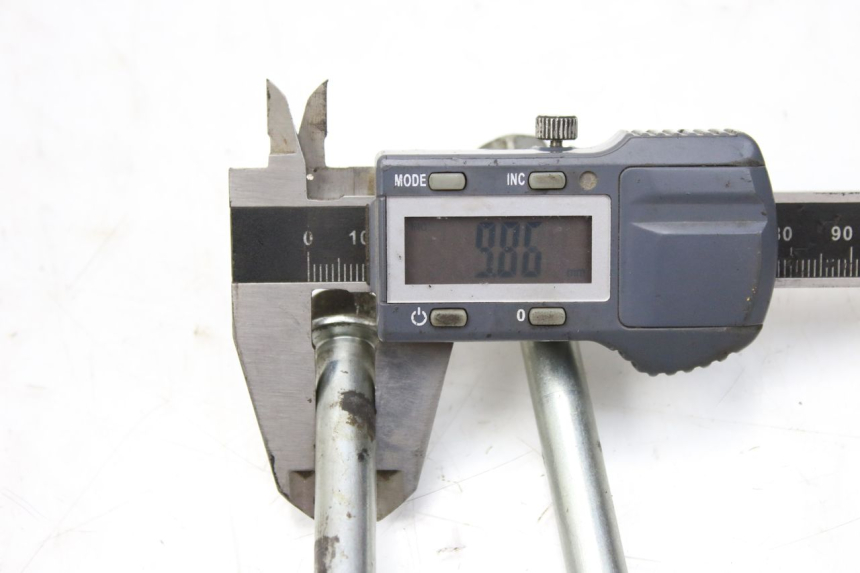 photo de AXE MOTEUR SYM HUSKY 125 (1999 - 2005) - Autre angle de vue