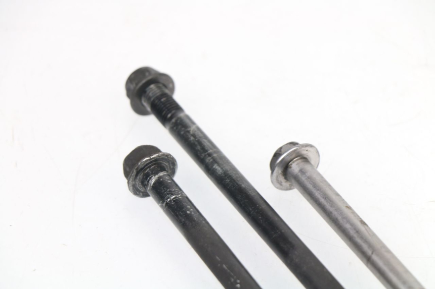 photo de AXE MOTEUR KAWASAKI ER-6 ER6 N 650 (2009 - 2011)
