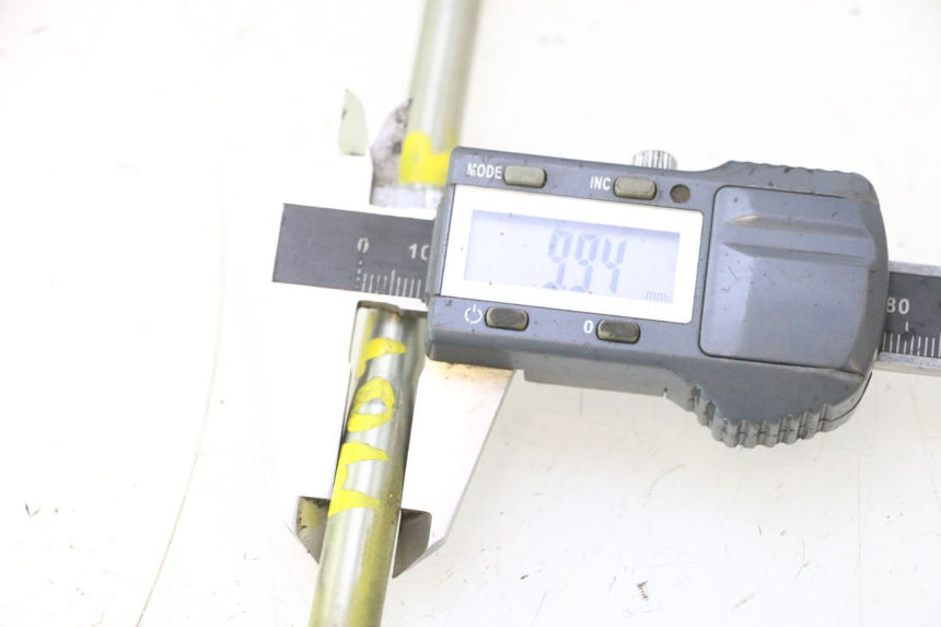 photo de AXE MOTEUR PEUGEOT KISBEE 4T 50 (2023 - 2026) - Autre angle de vue