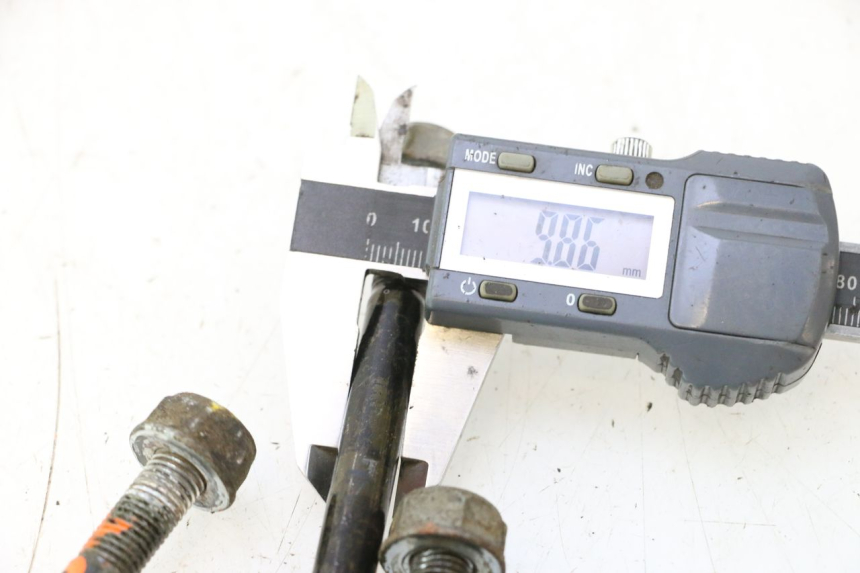 photo de AXE MOTEUR KYMCO MXU R 250 (2004 - 2010) - Zoom état d’usage