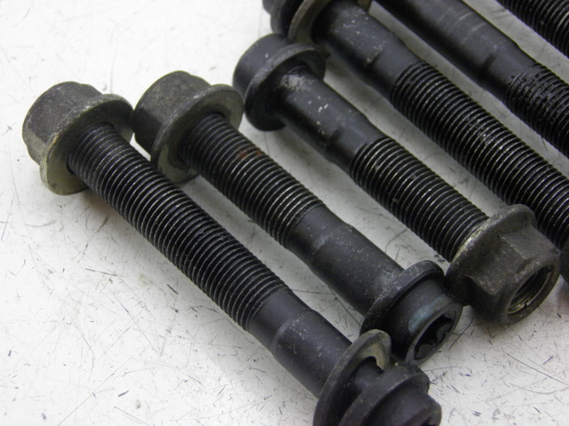 photo de AXE MOTEUR TRIUMPH TROPHY 1200 (1996 - 2003)