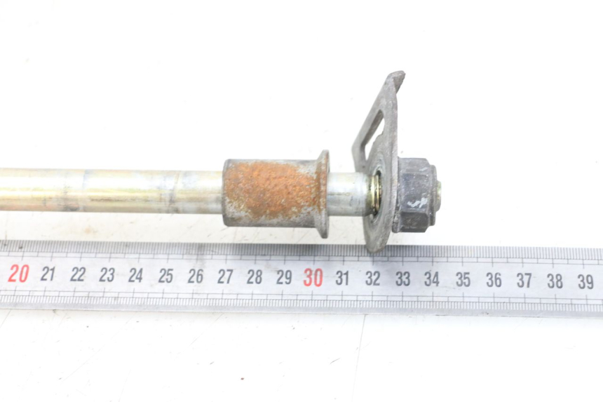 photo de Essieu arrière HYOSUNG GV AQUILA 125 (2000 - 2004) - Zoom état d’usage