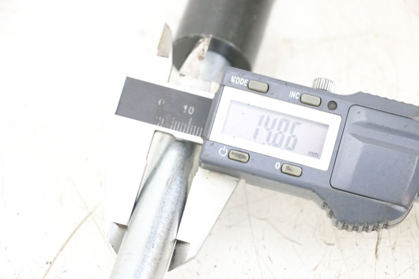 photo de AXE ROUE ARRIERE ARCHIVE CAFE RACER 4T 50 (2019 - 2024)